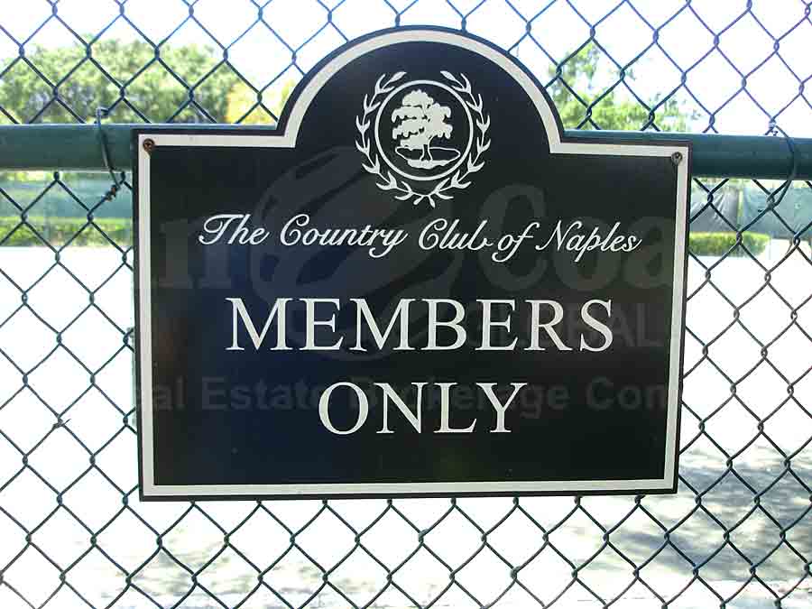 THE COUNTRY CLUB OF NAPLES